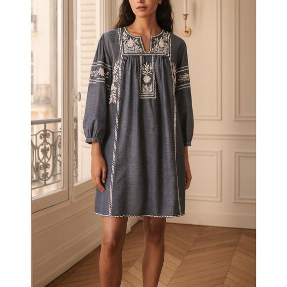Roller Rabbit Abigail Dress Size Medium Boho Embroidered Blue White Cotton Denim - Picture 1 of 9